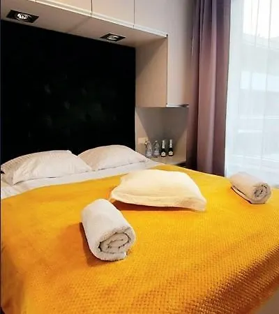 Apartment Miodowy Z Balkonem, Hustawka, Garazem I Faktura *
