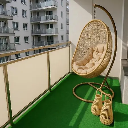 Apartment Miodowy Z Balkonem, Hustawka, Garazem I Faktura Rzeszow